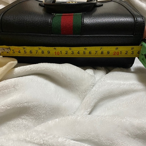 Barely used limited edition authentic Gucci Purse - Picture 5 of 7